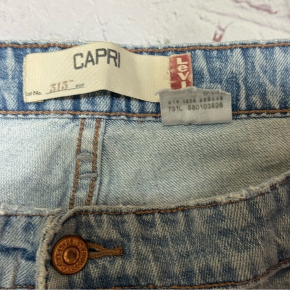Levi’s 515 Capri Light Blue lightly distressed Denim jeans Women’s Plus size 40 - Picture 10 of 15